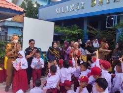 Hari Pertama Masuk Sekolah, Bunda PAUD OKU Kunjungan ke Sekolah