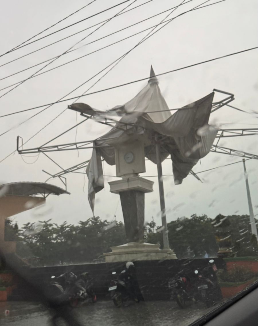 payung tamkot Baturaja tumbang.