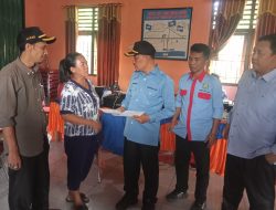 Disdukcapil OKU Jemput Bola Layani Warga Keban Agung