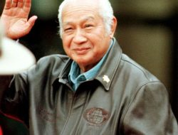 Soeharto Dianugerahi Gelar Pahlawan Nasional