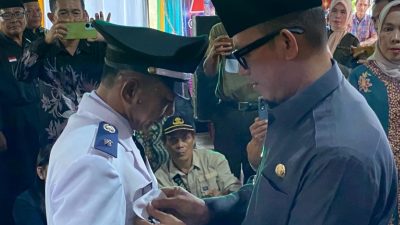 Bupati Teddy Lantik Kades PAW Segara Kembang