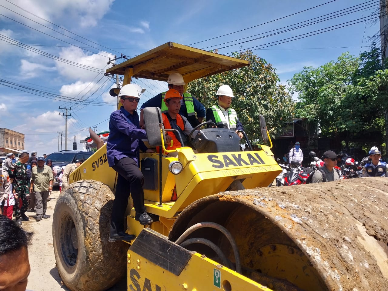 ground breaking jalan cor batu kuning