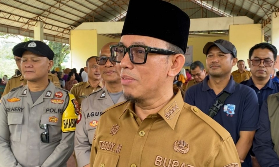 Bupati OKU, H Teddy Meilwansyah