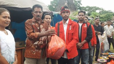 GMNI SBD Salurkan Bantuan Yaru Wora