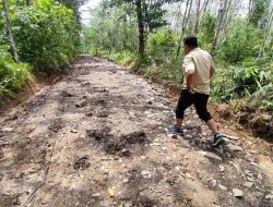 Proyek Jalan Talang Kerikil OKU Diduga Asal Jadi