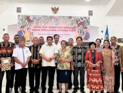 Bupati Sumba Timur Natal Bersama Kades
