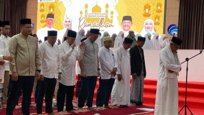 Bupati OKU Tarawih perdana