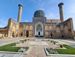 Megahnya Masjid Bibi-Khanym di Samarkand