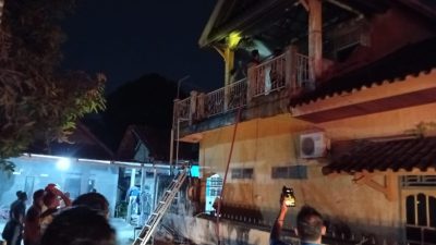 Rumah Pensiunan di Baturaja Terbakar