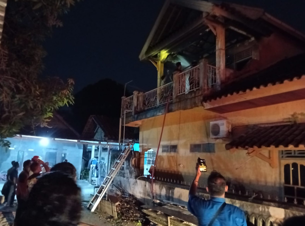 kebakaran di bakung