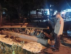 Warung Es di Baturaja Timur Hangus Terbakar