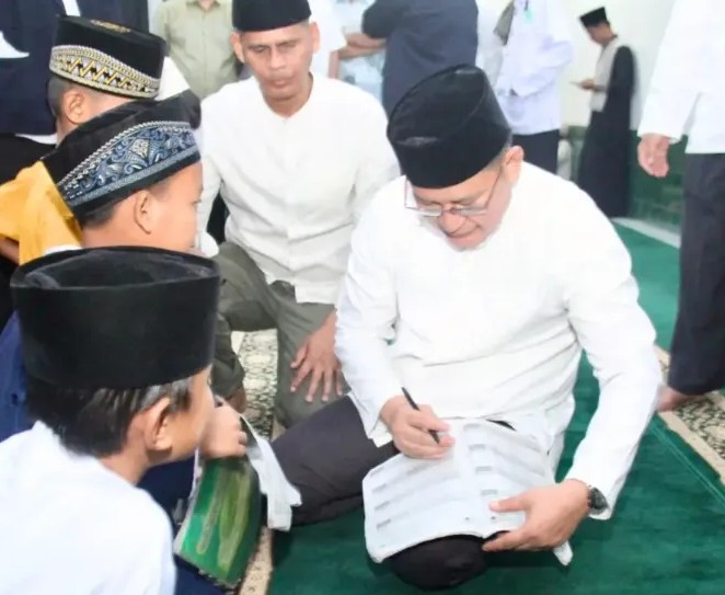 wabup oku safari ramadhan di kelurahan talang jawa