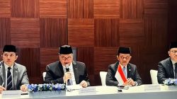 Menko Perekonomian Airlangga Hartarto bersama jajaran menteri mengumumkan kebijakan WFH pemerintah untuk ASN dan pekerja swasta.