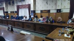Konflik Kios Pasar Atas Kian Panas